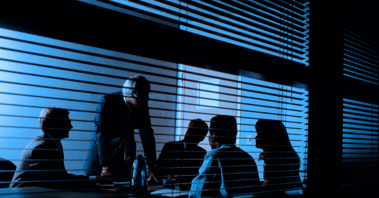 【2026年卒】新卒でベンチャー就職は危険？メガ・ミドル・アーリーの違いとブラック企業の見分け方